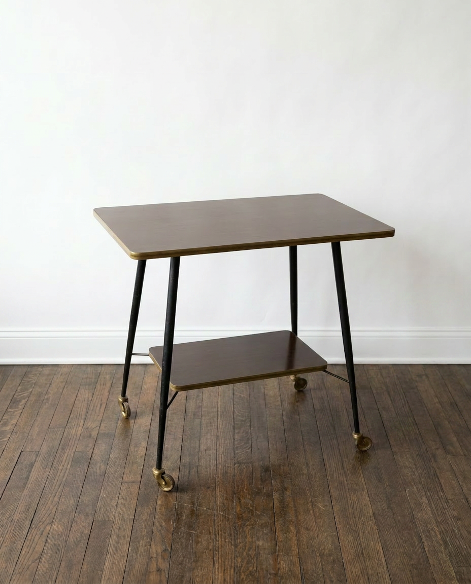 Table d’appoint vintage à roulettes