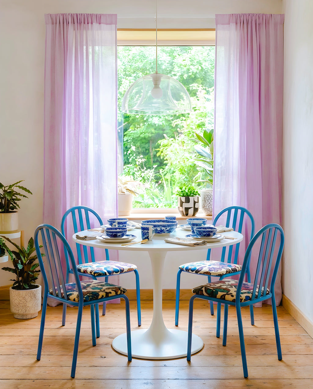 Chaises vintage revisitées – pièce unique Machao (4 disponibles)