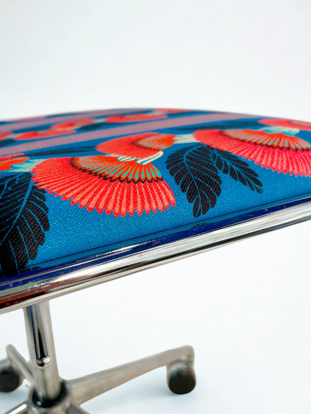 Chaise de bureau vintage. David Rowland. dans le tissu de votre choix - précommande