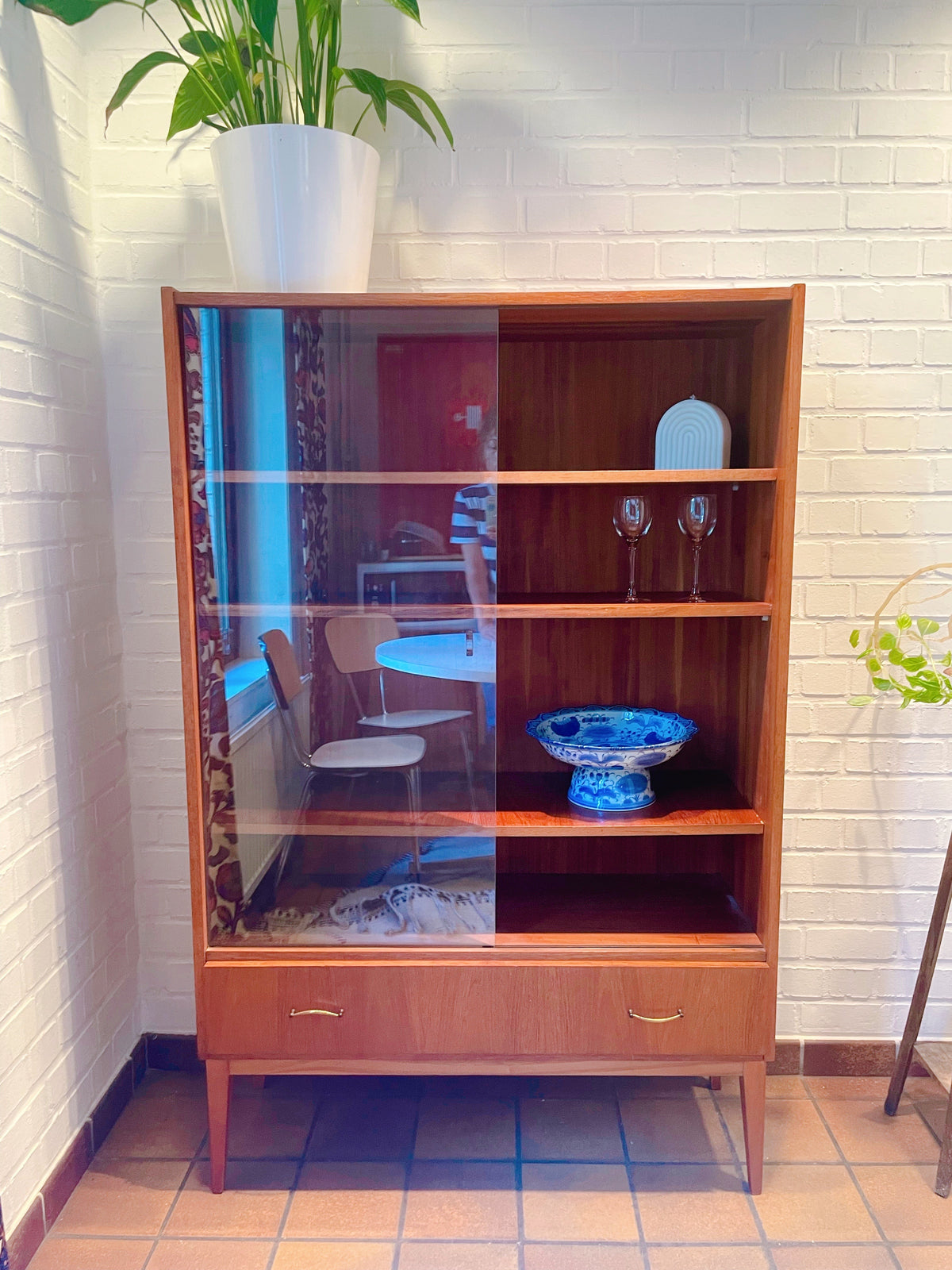 Buffet-bibliothèque vitré vintage – années 60
