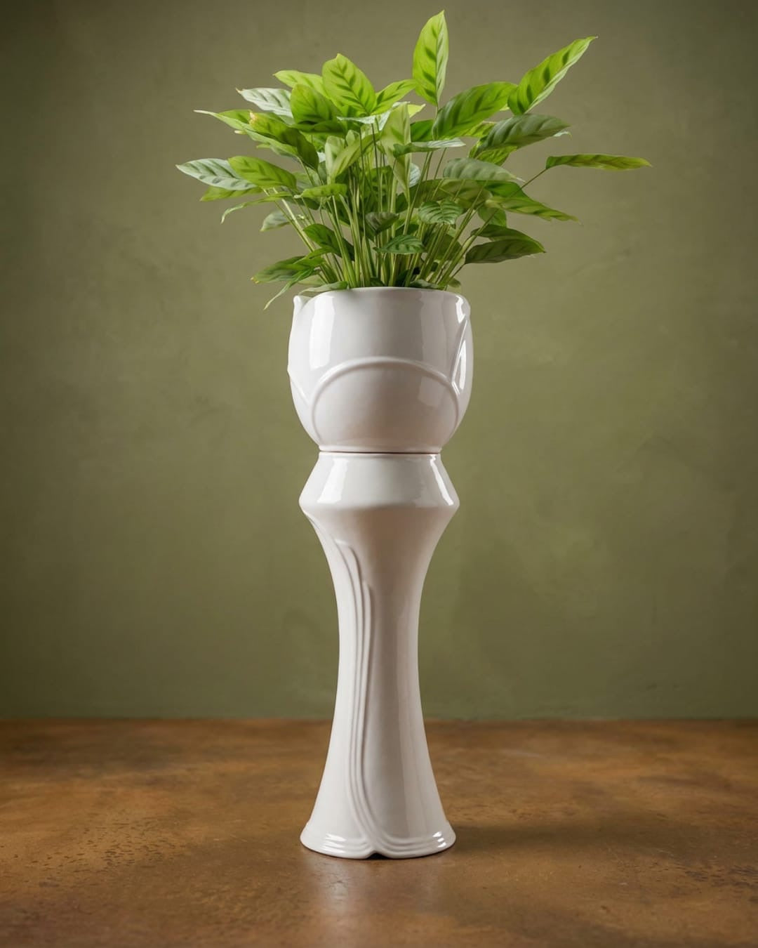 Vase tulipe XXL sur pied – céramique blanche