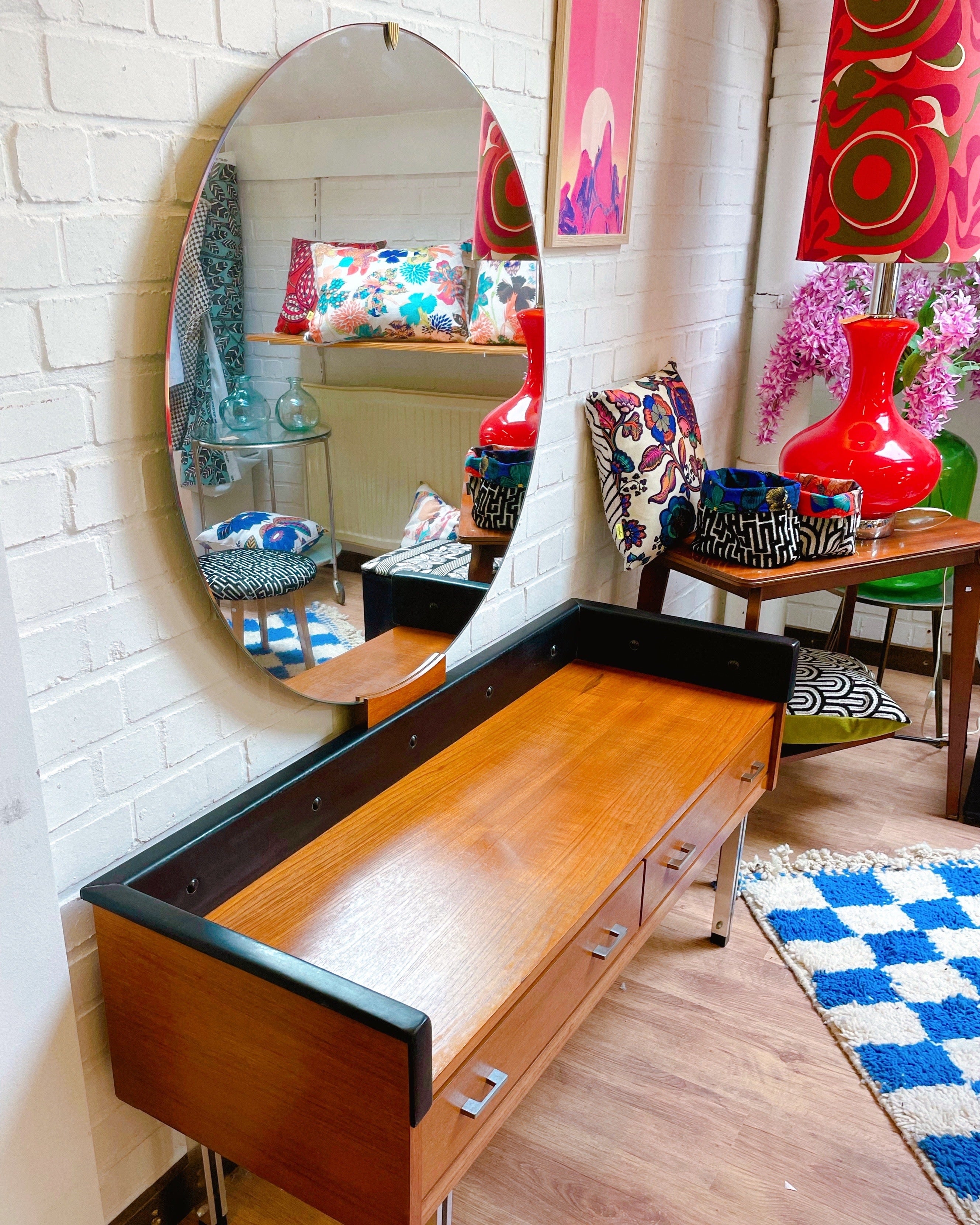 Coiffeuse vintage avec miroir géant