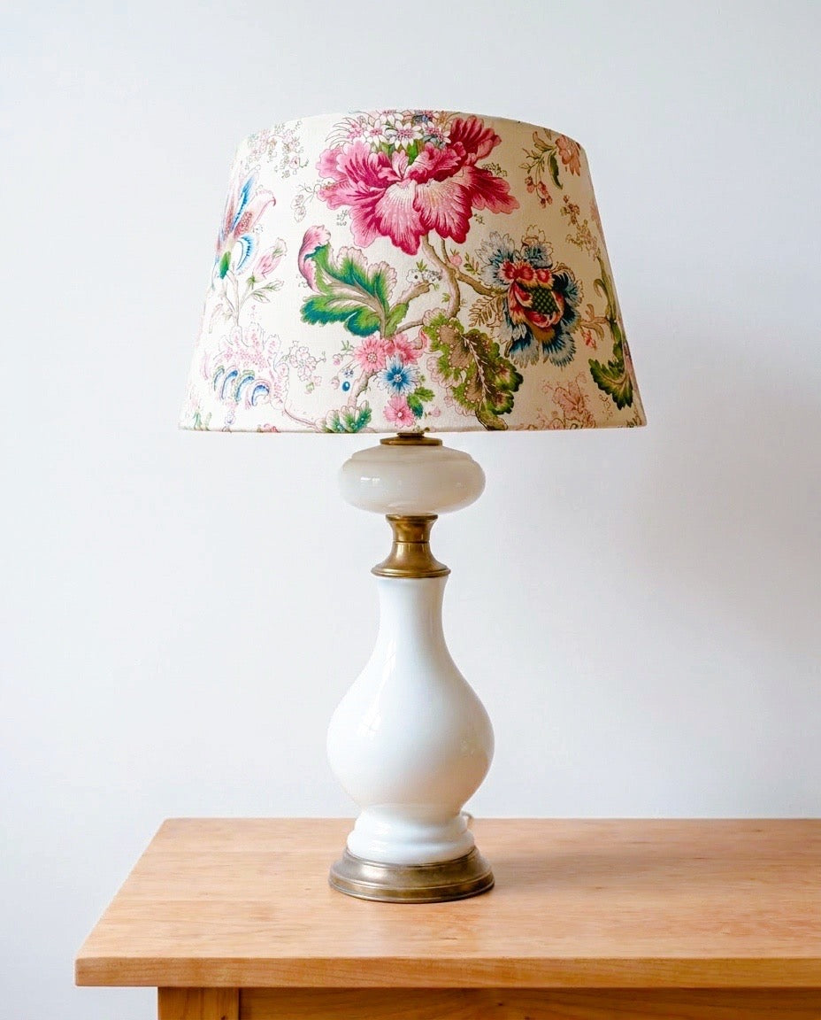Lampe vintage en opaline blanche – abat-jour Persepolis Handmade