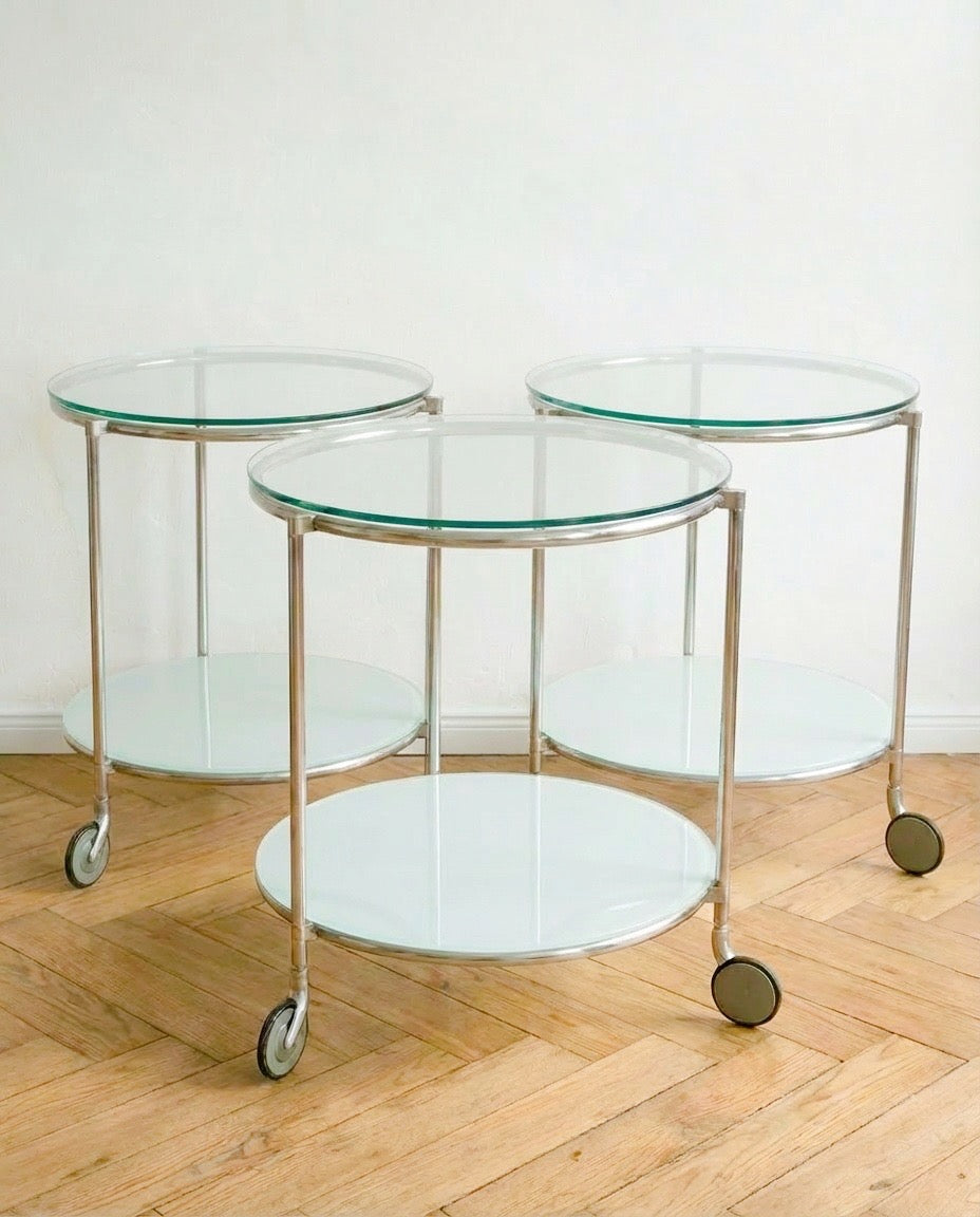 Desserte ronde / table d’appoint ou de lit — design Ehlen Johansson