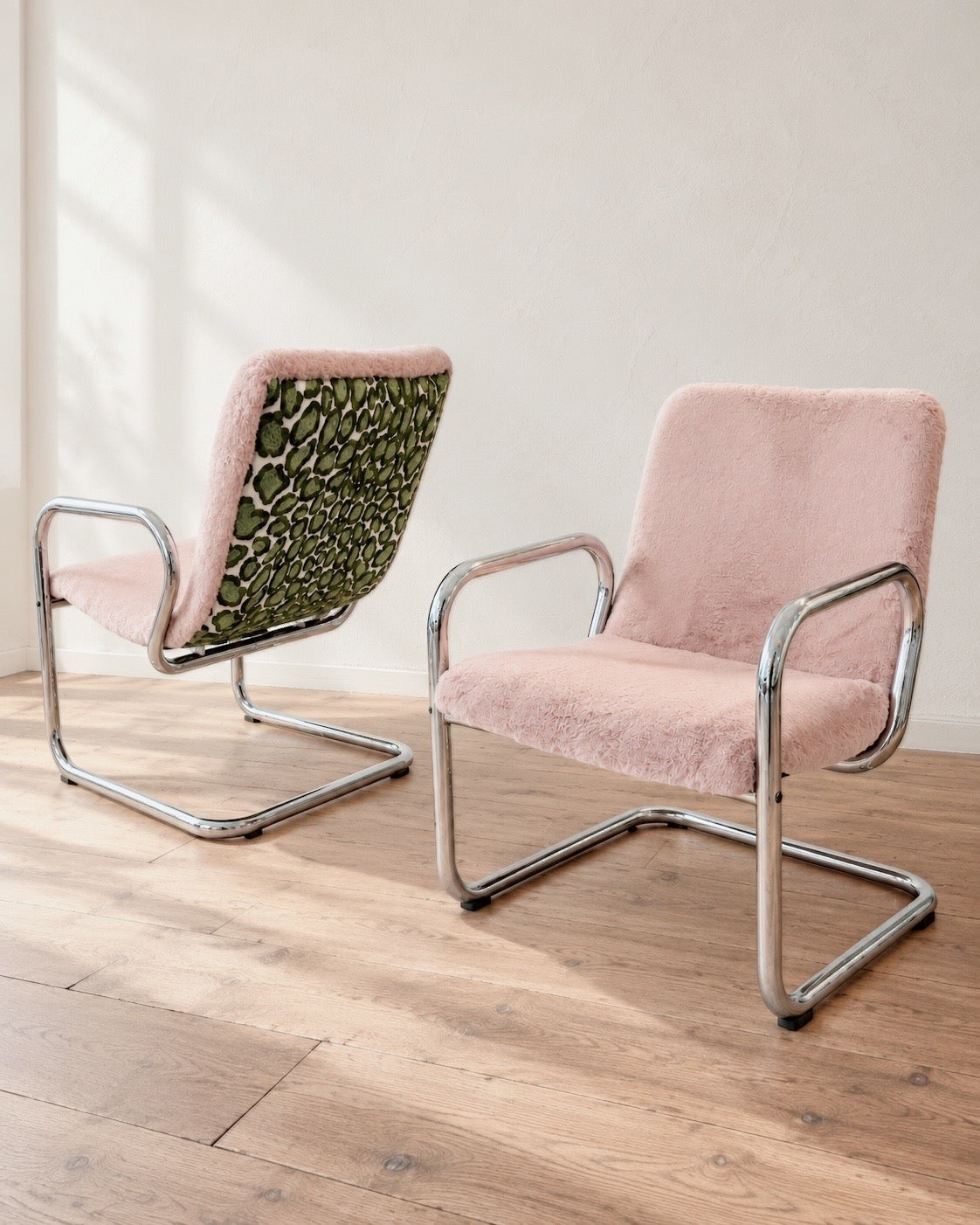 Fauteuil vintage tubulaires rose poudré & Coup de Griffe - 2 pièces disponibles