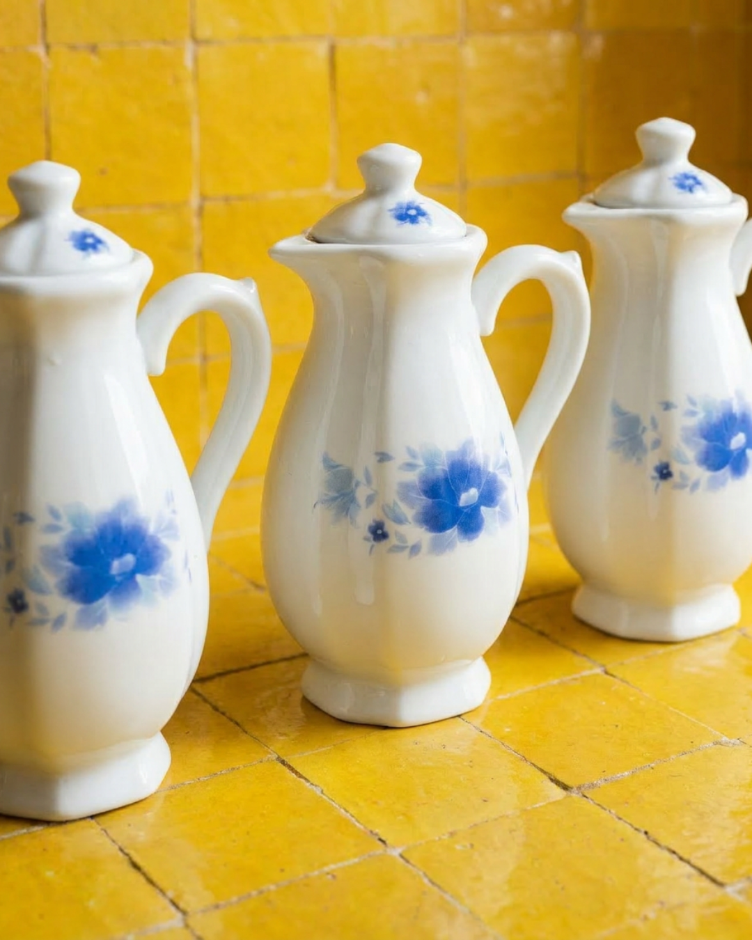 Petite cruche Delft bleu & blanc – faïence hollandaise vintage