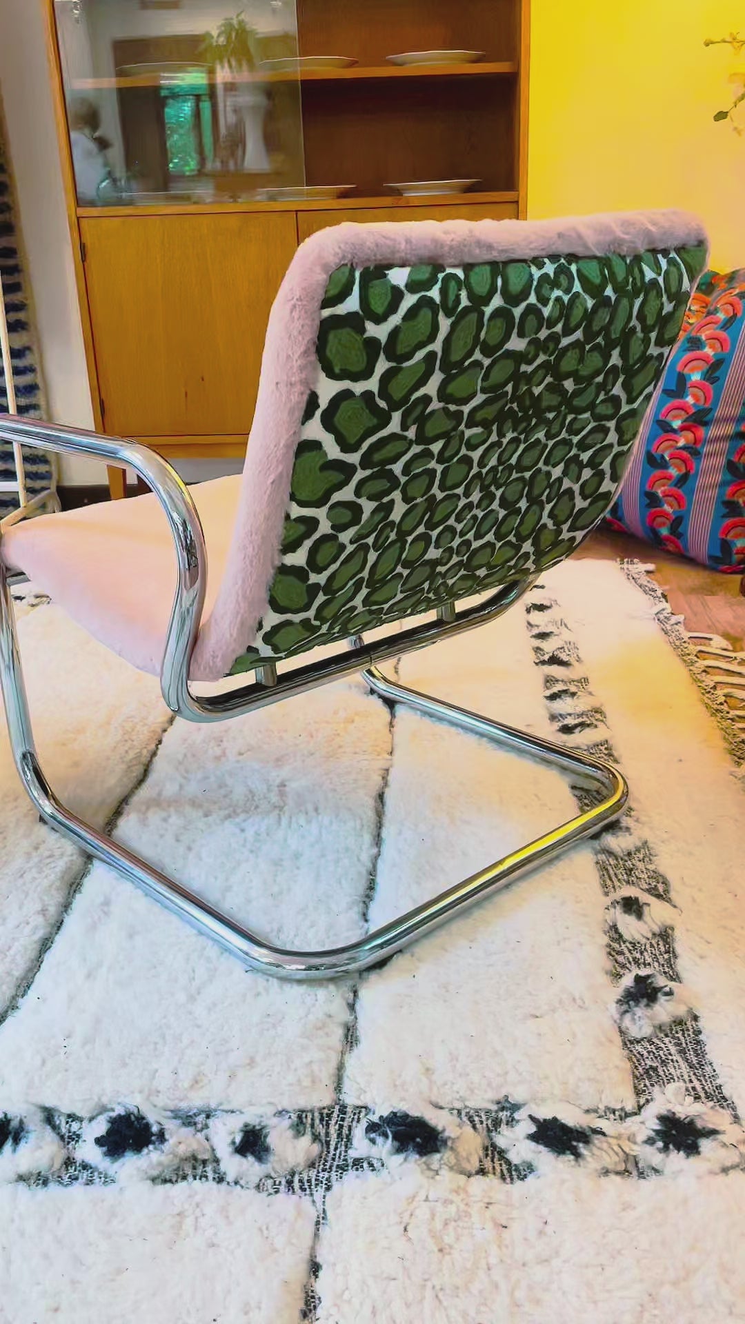 Fauteuil vintage tubulaires rose poudré & Coup de Griffe - 2 pièces disponibles